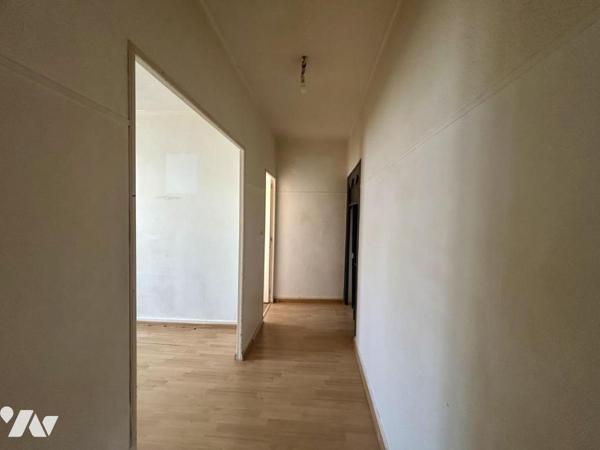 Appartement T3 avec combles et cour aménageables - Centre - PORNIC