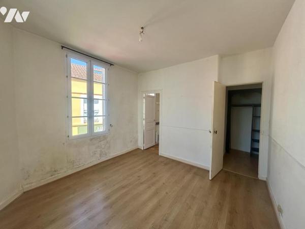 Appartement T3 avec combles et cour aménageables - Centre - PORNIC