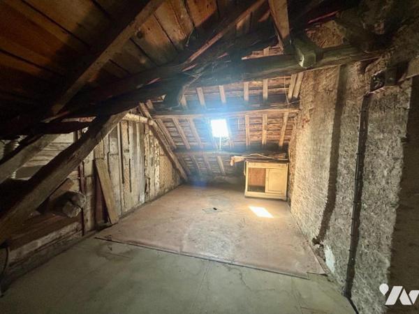 Appartement T3 avec combles et cour aménageables - Centre - PORNIC