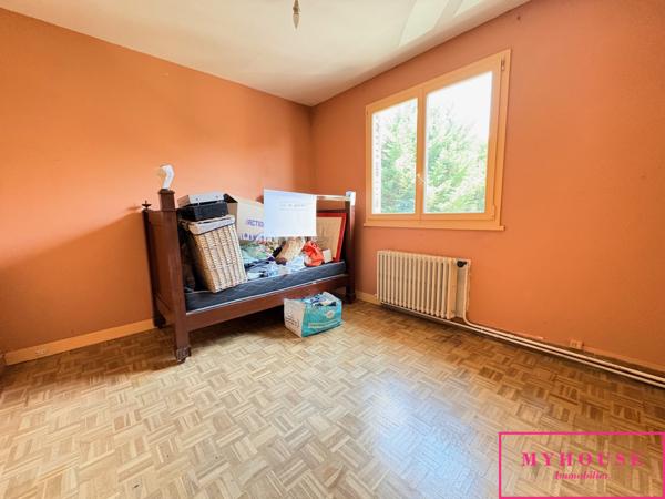 Maison
                                                                                                                                                                                                                                                                                                                        7 pièce(s)                                                                                                                                                                                                          5 chambre(s)                                                                                                                                                                                                          171  m²