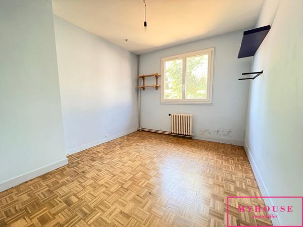 Maison
                                                                                                                                                                                                                                                                                                                        7 pièce(s)                                                                                                                                                                                                          5 chambre(s)                                                                                                                                                                                                          171  m²