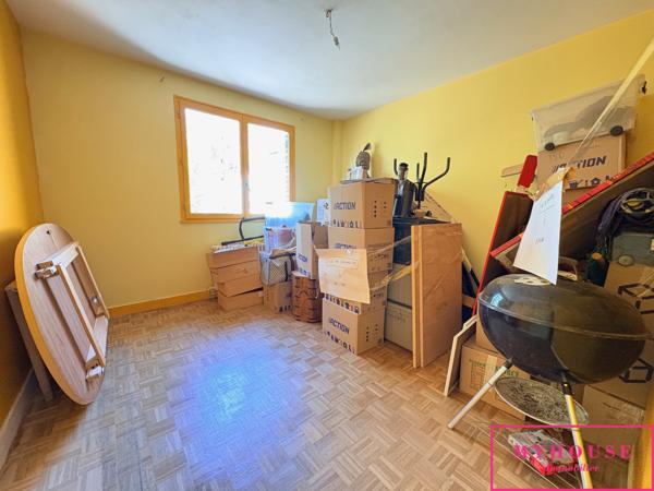 Maison
                                                                                                                                                                                                                                                                                                                        7 pièce(s)                                                                                                                                                                                                          5 chambre(s)                                                                                                                                                                                                          171  m²