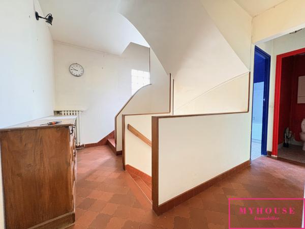 Maison
                                                                                                                                                                                                                                                                                                                        7 pièce(s)                                                                                                                                                                                                          5 chambre(s)                                                                                                                                                                                                          171  m²