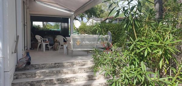 Vente                                                      Terrain
                        
                                         200 m2                     à Fréjus