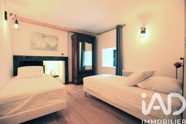 Maison à vendre 7 pièces 206 m² Rochefort-Montagne