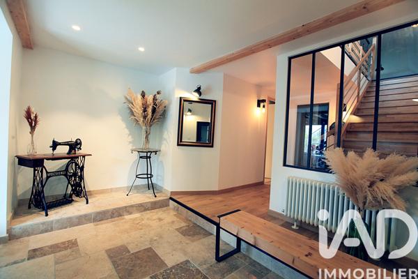 Maison à vendre 7 pièces 206 m² Rochefort-Montagne