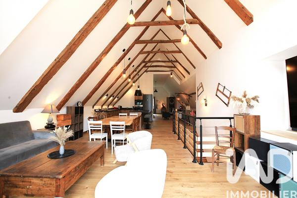 Maison à vendre 7 pièces 206 m² Rochefort-Montagne