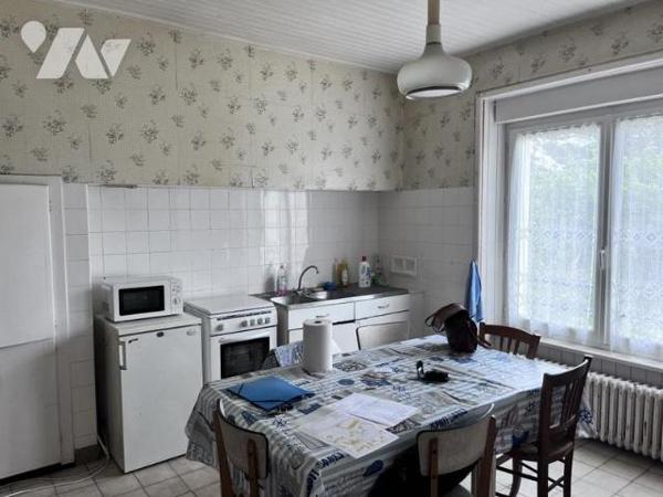 Au calme maison en pierre à rafraichir 