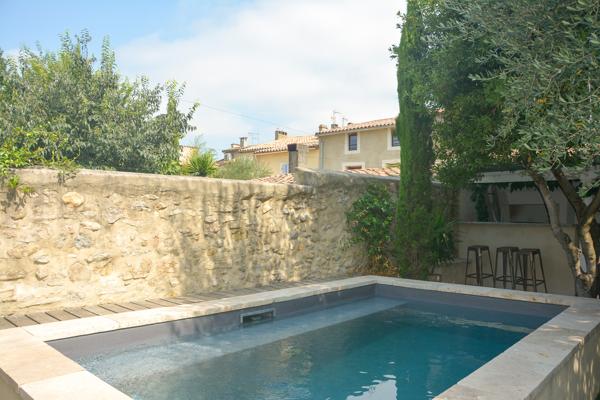 Pied Cité: maison de ville avec jardin et piscine