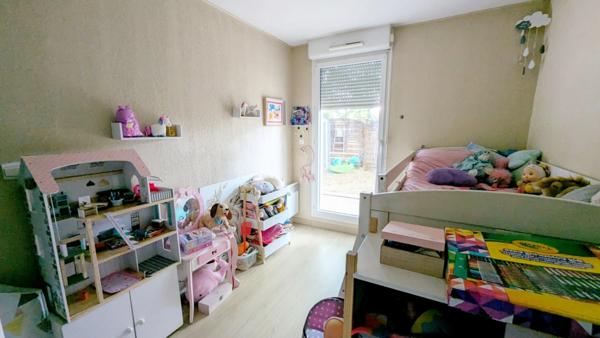 ISTRES | T3 en REZ-DE-JARDIN avec EXTERIEUR DE 76 m² et STATIONNEMENT