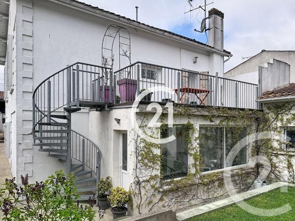 Maison à vendre  4 pièces - 140 m 2   COGNAC  - 16