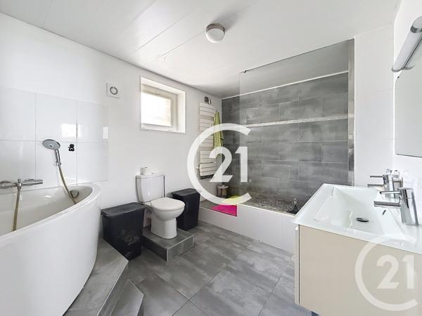 Maison à vendre  4 pièces - 140 m 2   COGNAC  - 16