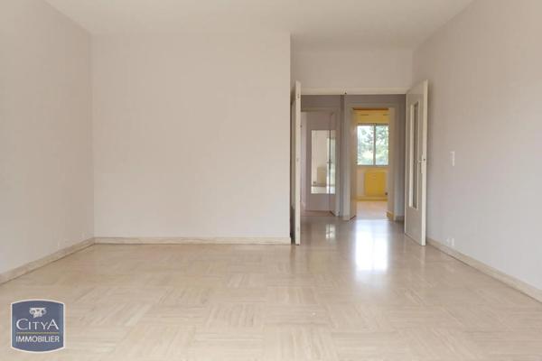 Appartement à louer 3 pièces 74m²