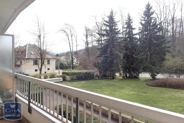 Appartement à louer 3 pièces 74m²