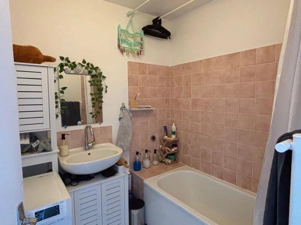 Location                                                      Appartement
                        
                     2 pièces                      51 m2                     à Mainvilliers