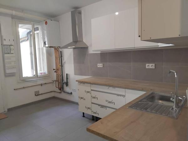 Maison 5 pièces                                        - 38000 Grenoble Réf : 1661