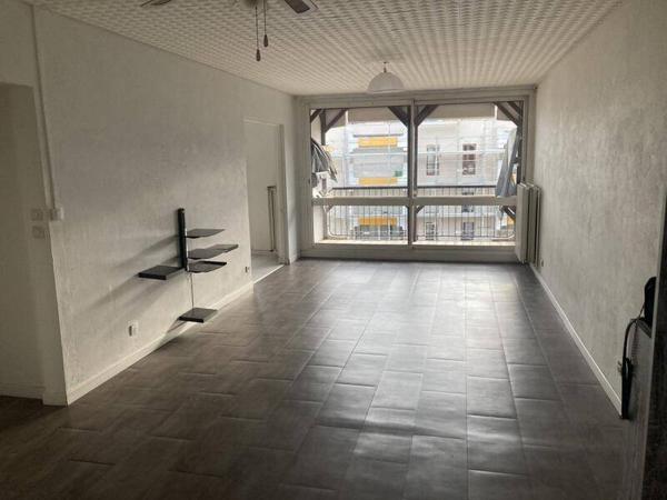 Appartement 5 pièces                                        - 42100 Saint-Étienne Réf : 12762
