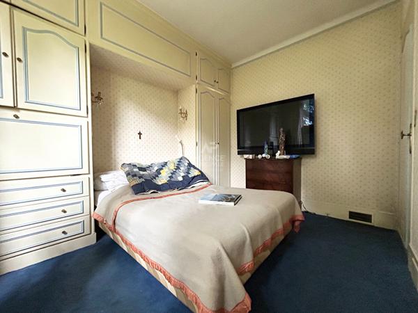 Maison Poissy 6 pièce(s) 179.41 m2 1 045 000 € **  - Référence  9196