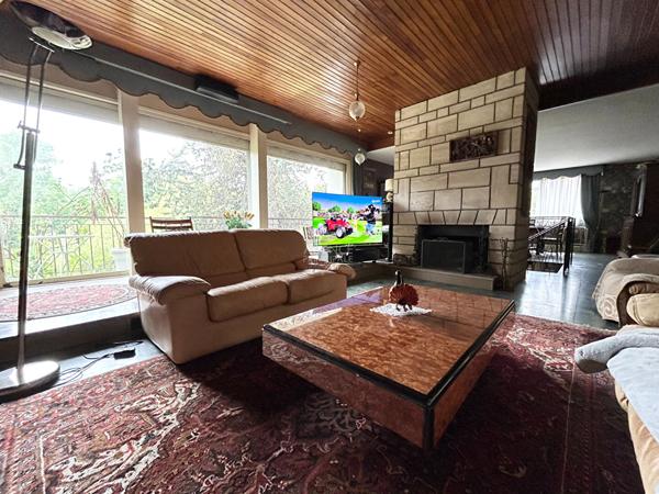 Maison Poissy 6 pièce(s) 179.41 m2 1 045 000 € **  - Référence  9196