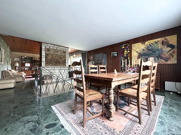 Maison Poissy 6 pièce(s) 179.41 m2 1 045 000 € **  - Référence  9196