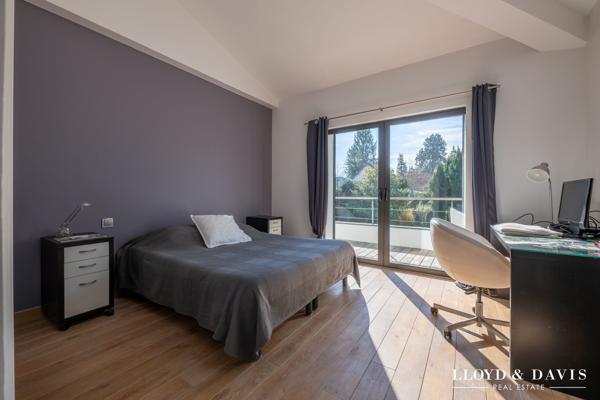 LA CELLE-SAINT-CLOUD – Quartier de la Feuillaume – Élégante maison d’architecte familiale au calme absolu