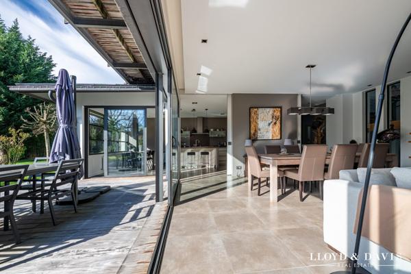LA CELLE-SAINT-CLOUD – Quartier de la Feuillaume – Élégante maison d’architecte familiale au calme absolu