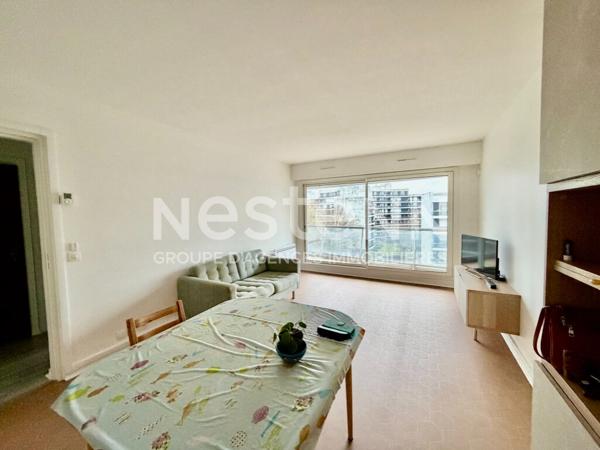 Appartement Saint Maurice 2P 47 m2 grand balcon et cave