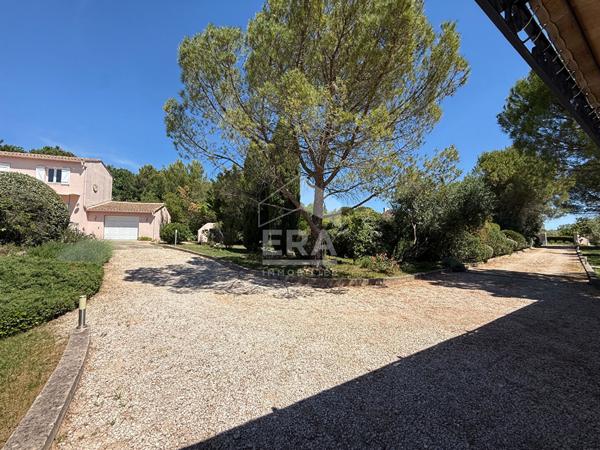 A VENDRE 83470 SAINT MAXIMIN LA SAINTE BAUME MAISON T4 DE 125 M² SUR 2560 M² DE JARDIN GARAGE PISCINE.
