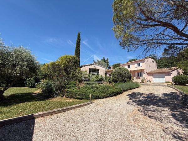 A VENDRE 83470 SAINT MAXIMIN LA SAINTE BAUME MAISON T4 DE 125 M² SUR 2560 M² DE JARDIN GARAGE PISCINE.