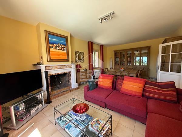 A VENDRE 83470 SAINT MAXIMIN LA SAINTE BAUME MAISON T4 DE 125 M² SUR 2560 M² DE JARDIN GARAGE PISCINE.