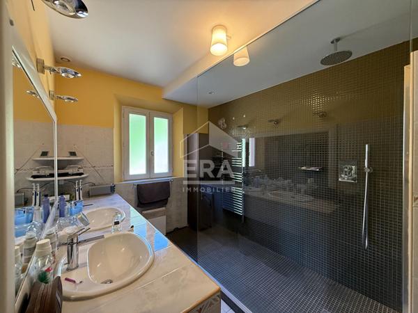 A VENDRE 83470 SAINT MAXIMIN LA SAINTE BAUME MAISON T4 DE 125 M² SUR 2560 M² DE JARDIN GARAGE PISCINE.