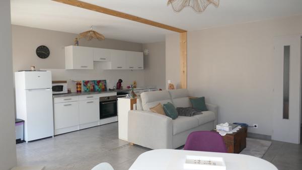 FAVERGES. APPARTEMENT 3 PIECES AU CENTRE VILLE