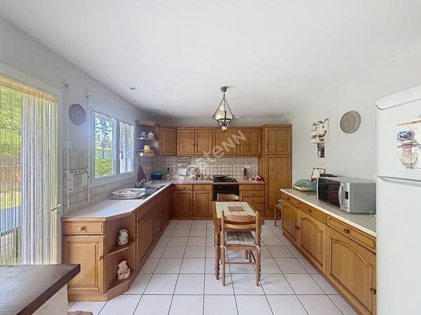 Maison à vendre à La Boutouchère - 4 chambres - Sous-sol et jardin