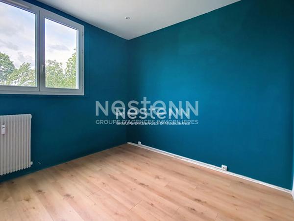 Appartement rénové Dreux T3 avec stationnement couvert et cave, secteur gare, 2 chambres, accessible PMR, résidence sécurisée