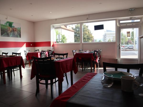 Dpt Jura (39), à vendre CHAMPAGNOLE immeuble de rapport