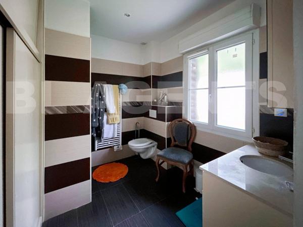 Villa avec Terrain à GROS POTENTIEL