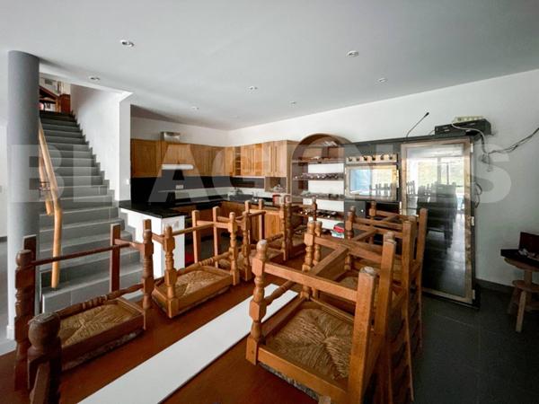 Villa avec Terrain à GROS POTENTIEL