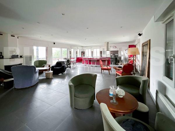 Villa avec Terrain à GROS POTENTIEL