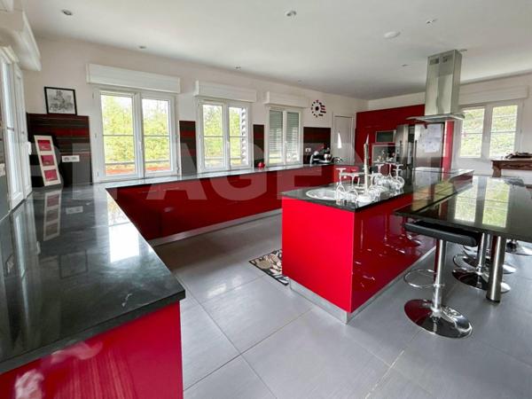 Villa avec Terrain à GROS POTENTIEL