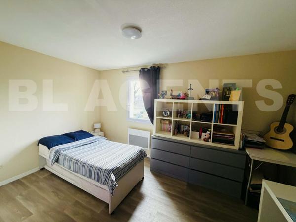 Jolie maison mitoyenne au cœur d’une résidence calme et sécurisée