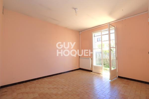 MAUGUIO Maison plain-pied 4 pièces 96 m2 sur terrain  piscinable de 418m2 Véranda chauffée + garage
