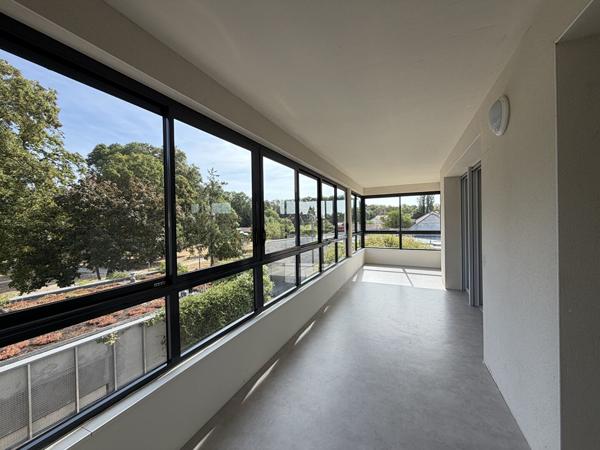 Appartement Cormontreuil 3 pièce(s) 74 m2 avec loggia et stationnement