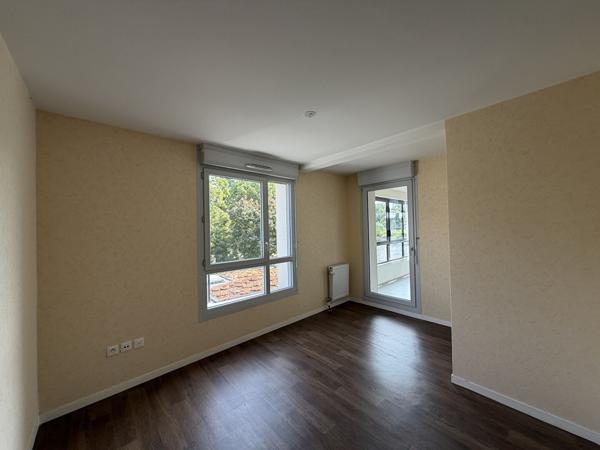Appartement Cormontreuil 3 pièce(s) 74 m2 avec loggia et stationnement