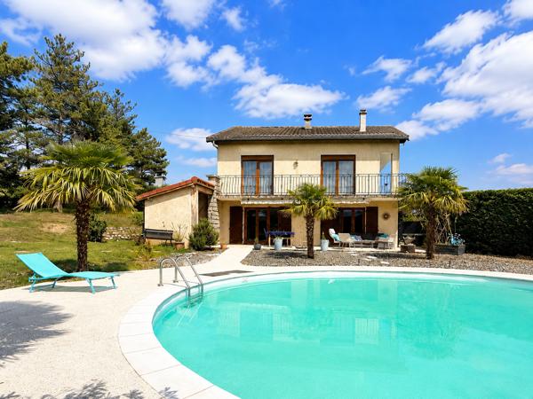 Maison
         7 pièces
        - 173 m² 299 000 € *