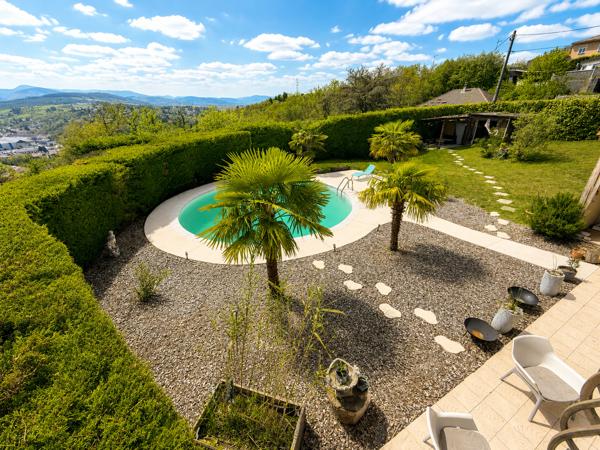 Maison
         7 pièces
        - 173 m² 299 000 € *