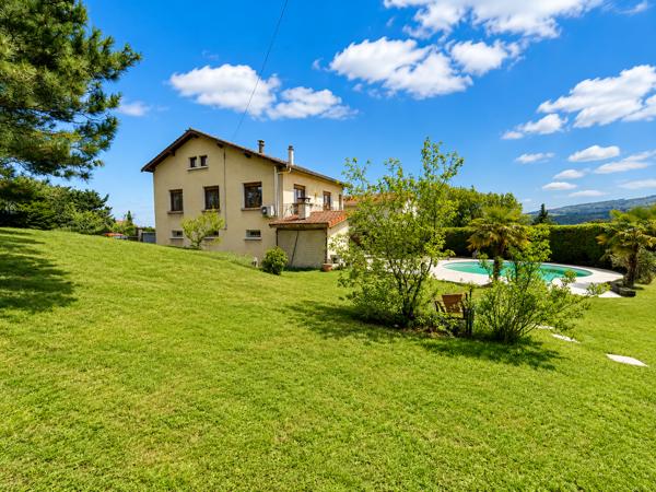 Maison
         7 pièces
        - 173 m² 299 000 € *