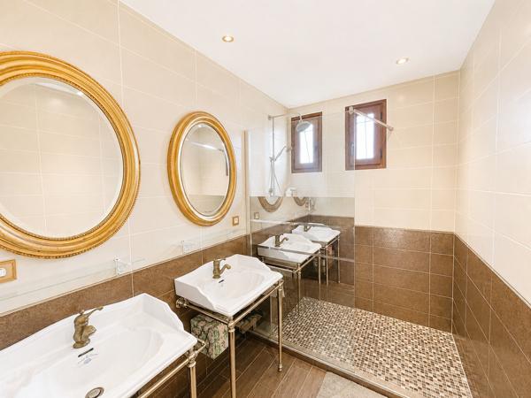 Maison
         7 pièces
        - 173 m² 299 000 € *