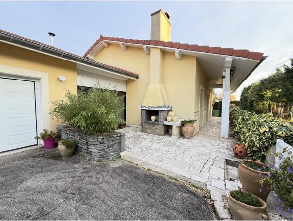 Veauche (42340) VEAUCHE : villa 200m2 avec piscine sécurisée sur 1280m2 de terrain clos et arboré