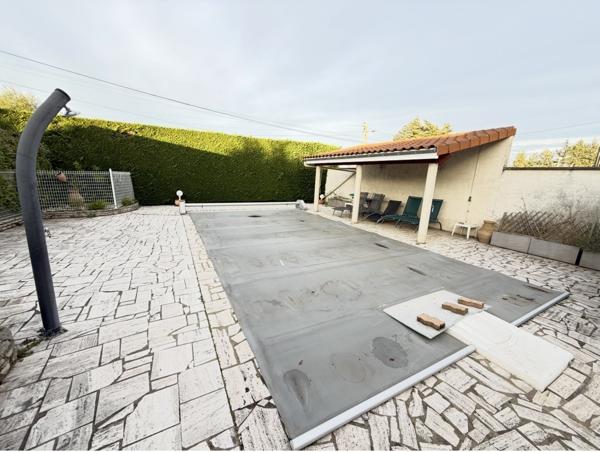 Veauche (42340) VEAUCHE : villa 200m2 avec piscine sécurisée sur 1280m2 de terrain clos et arboré