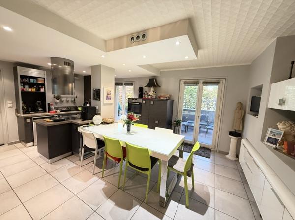 Veauche (42340) VEAUCHE : villa 200m2 avec piscine sécurisée sur 1280m2 de terrain clos et arboré